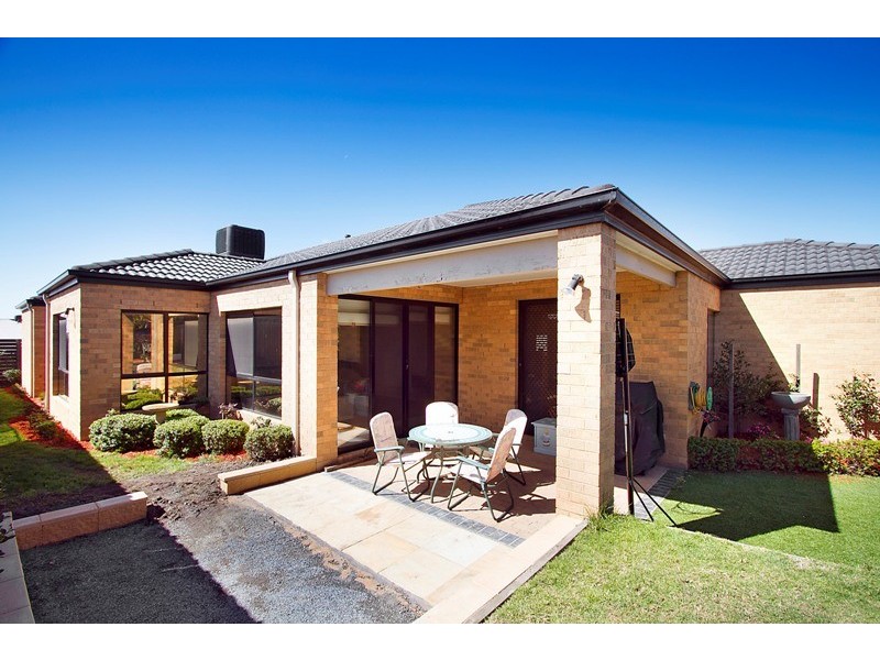 19 Locarno Place, Narre Warren South VIC 3805