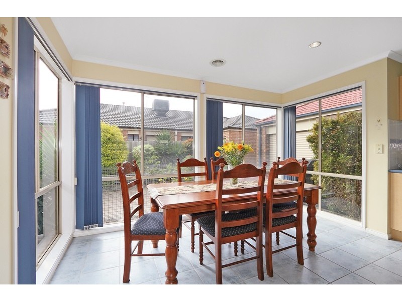 29 Glenshee Drive, Lynbrook VIC 3975