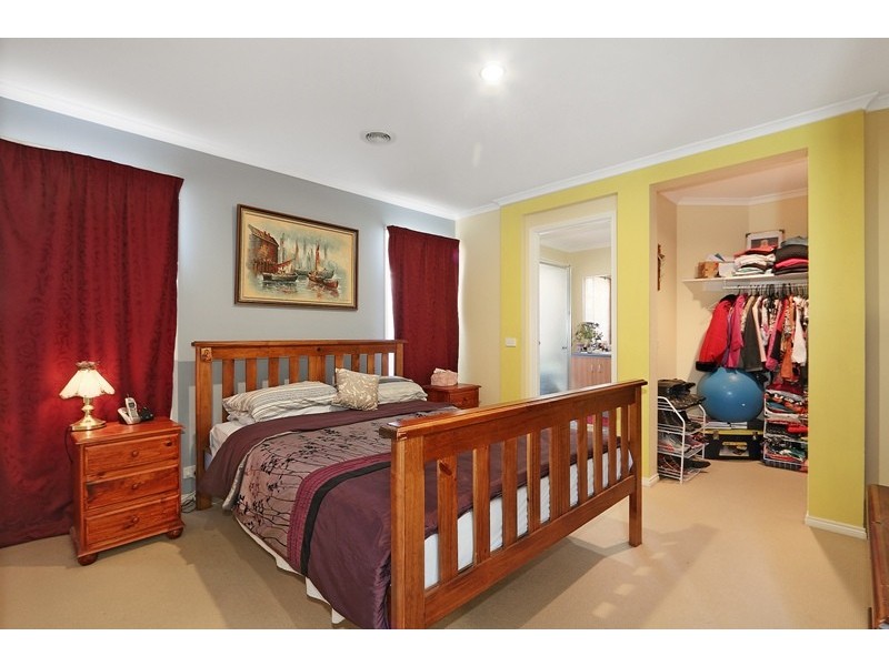 29 Glenshee Drive, Lynbrook VIC 3975