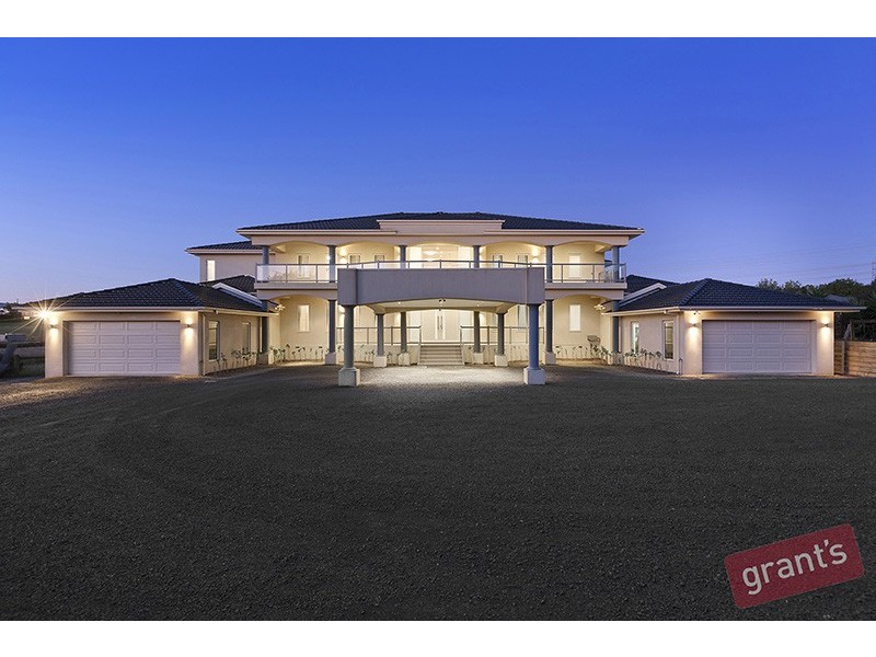 9 Springbank Rise, Narre Warren North VIC 3804