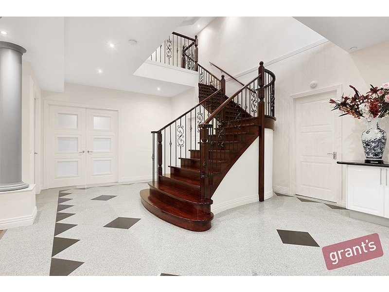 9 Springbank Rise, Narre Warren North VIC 3804