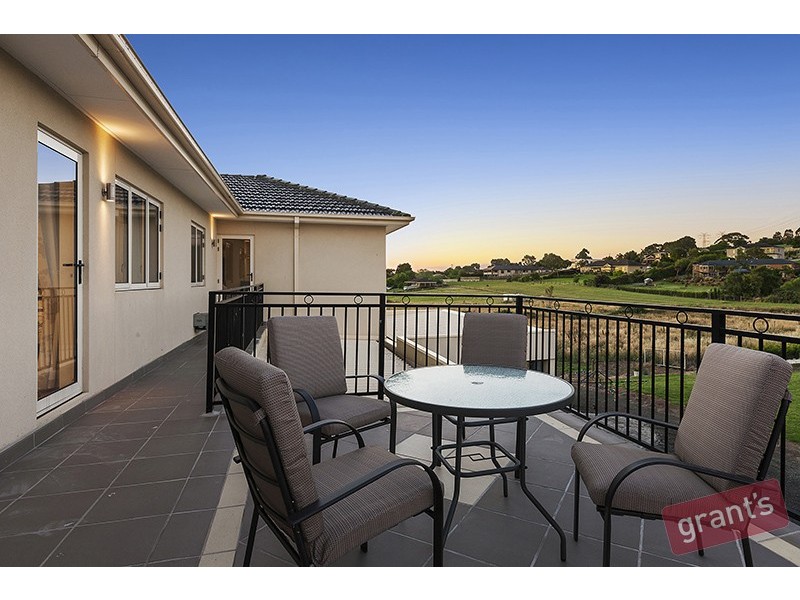 9 Springbank Rise, Narre Warren North VIC 3804