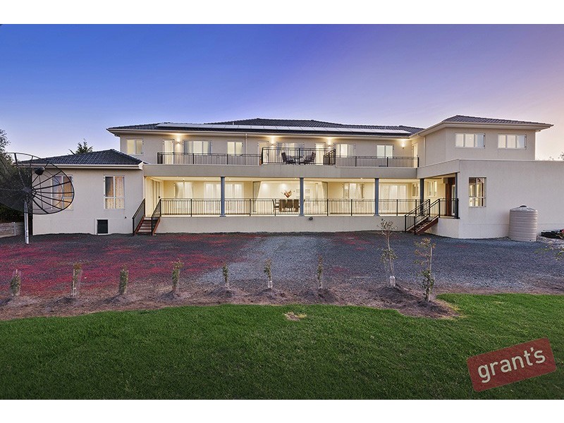 9 Springbank Rise, Narre Warren North VIC 3804