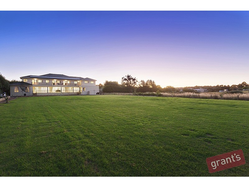 9 Springbank Rise, Narre Warren North VIC 3804