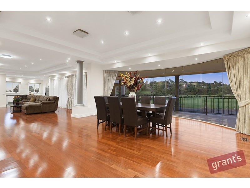 9 Springbank Rise, Narre Warren North VIC 3804