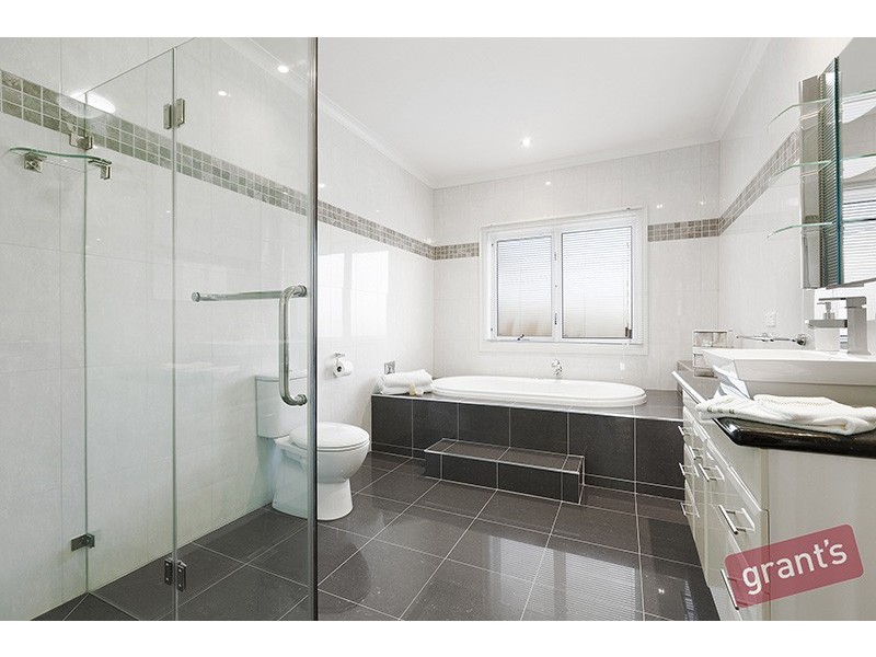 9 Springbank Rise, Narre Warren North VIC 3804