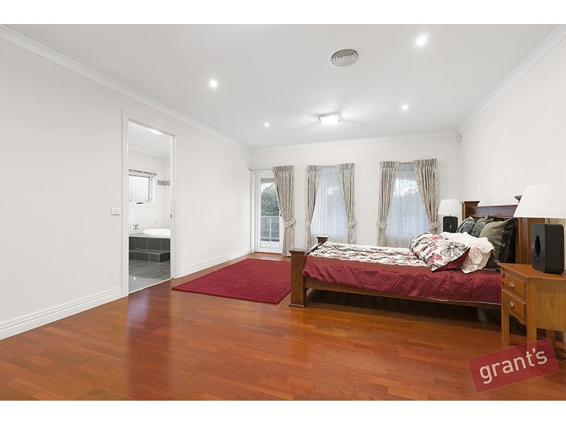 9 Springbank Rise, Narre Warren North VIC 3804