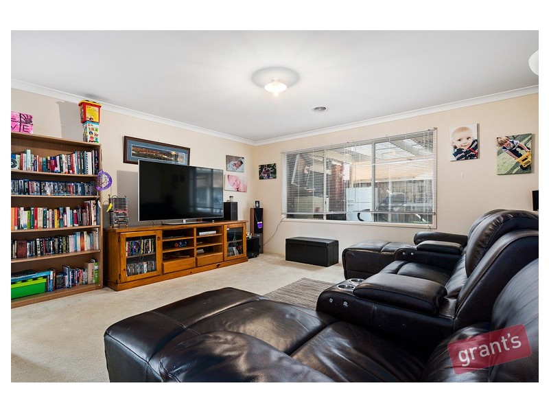 44 Boronia Avenue, Cranbourne VIC 3977