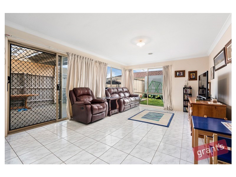 44 Boronia Avenue, Cranbourne VIC 3977