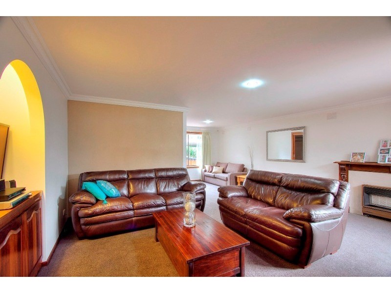 4 Fountain Drive, Narre Warren VIC 3805