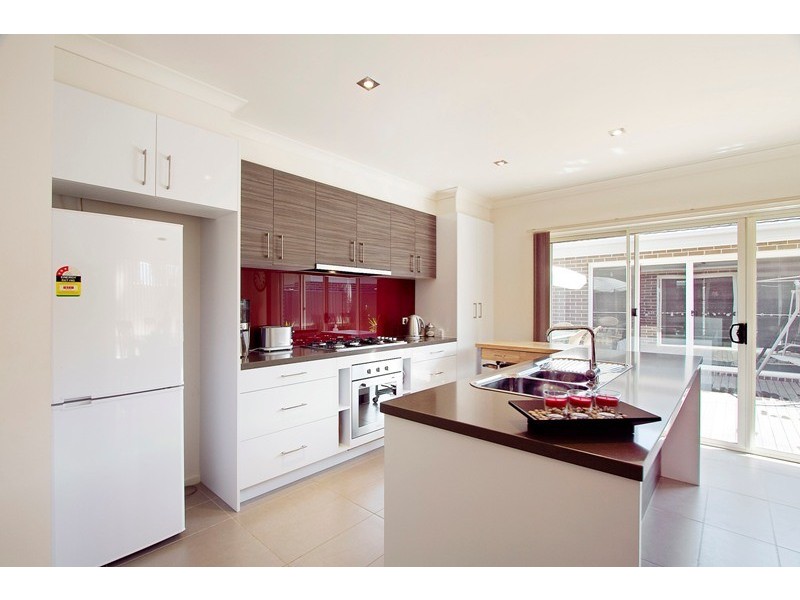 10 Aspect Lane, Cranbourne North VIC 3977