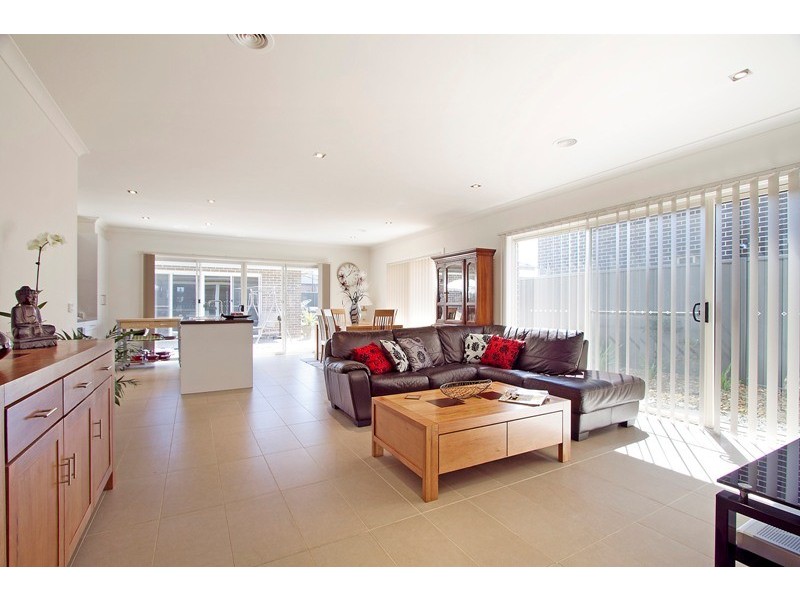 10 Aspect Lane, Cranbourne North VIC 3977