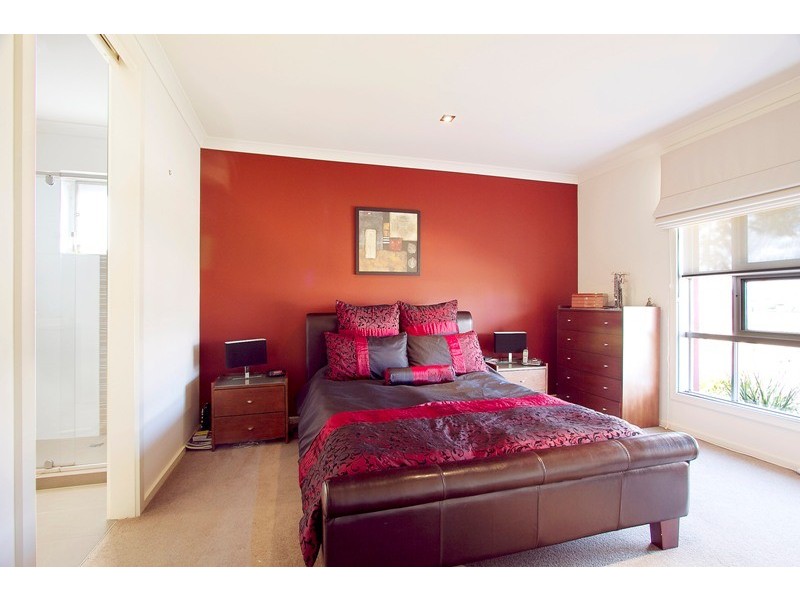 10 Aspect Lane, Cranbourne North VIC 3977