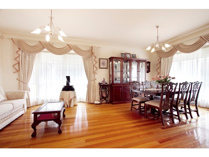 17-19 St Helens Crescent, Narre Warren North VIC 3804