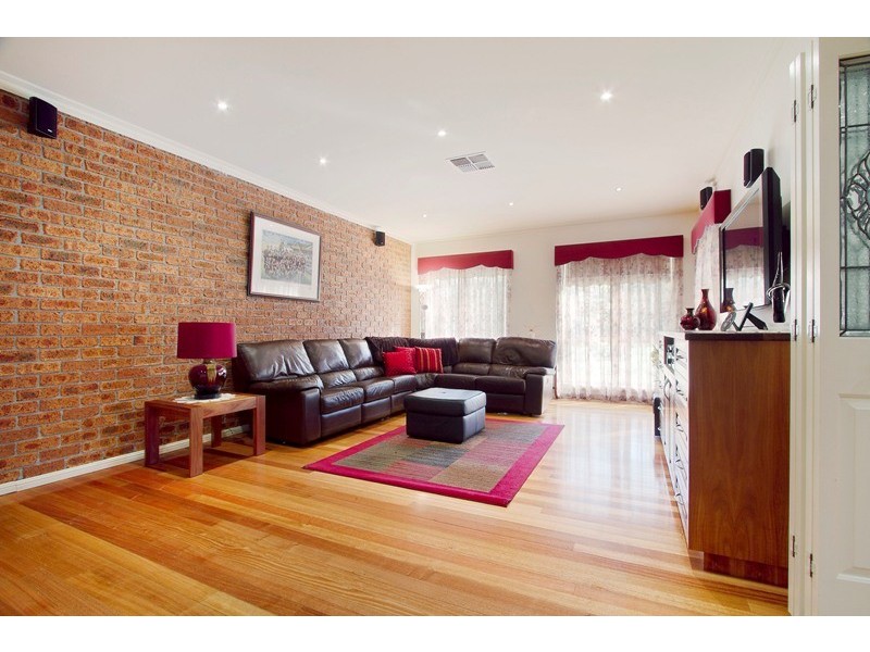 17-19 St Helens Crescent, Narre Warren North VIC 3804