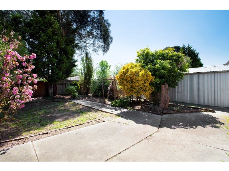 13 Rhonda Close, Endeavour Hills VIC 3802