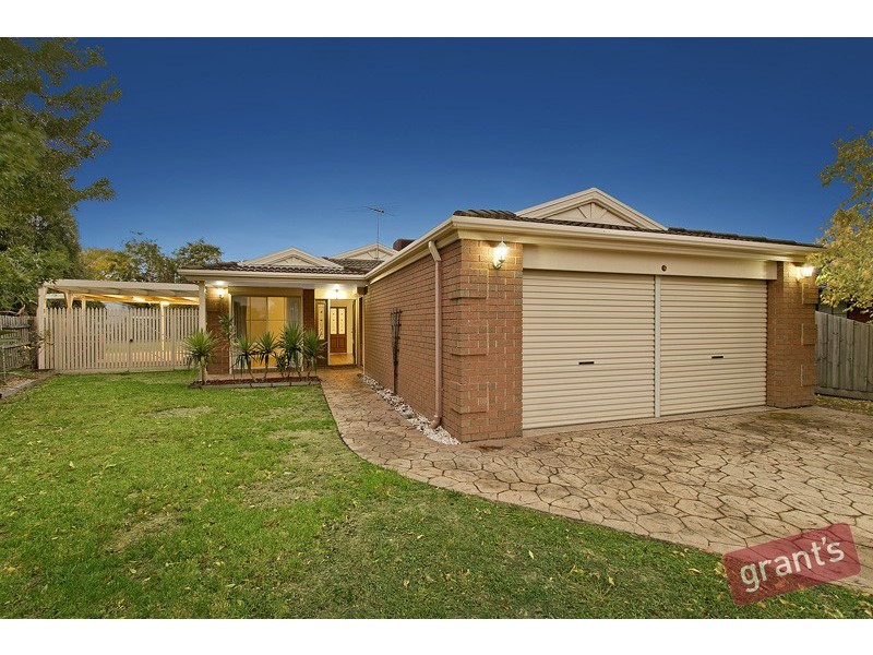 4 Topaz Place, Narre Warren VIC 3805