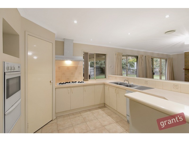 4 Topaz Place, Narre Warren VIC 3805