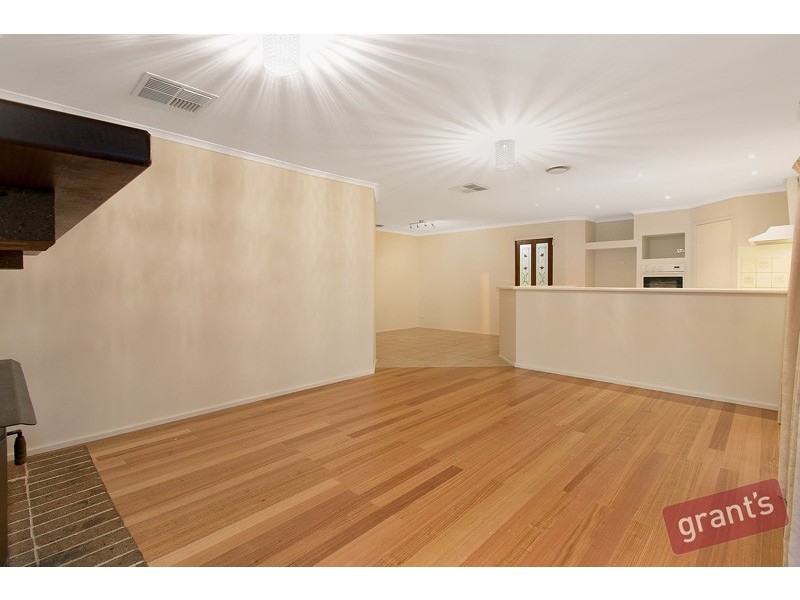 4 Topaz Place, Narre Warren VIC 3805