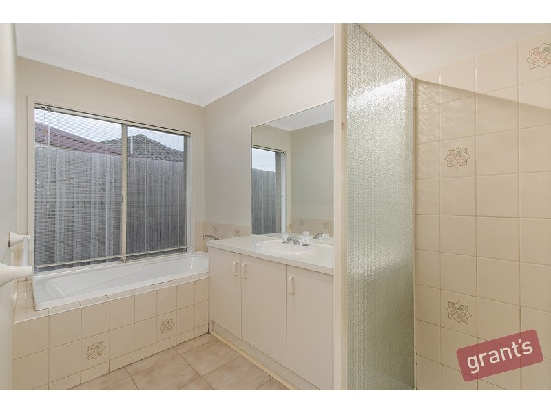 4 Topaz Place, Narre Warren VIC 3805