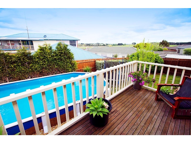 8 Redmore Court, Berwick VIC 3806