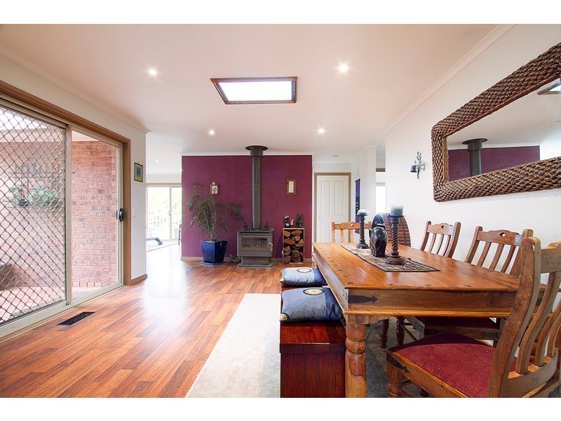 8 Redmore Court, Berwick VIC 3806