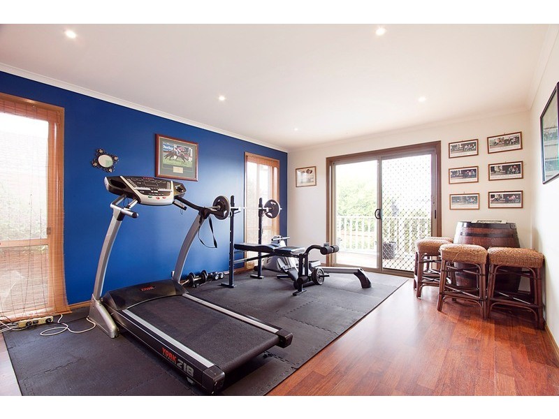 8 Redmore Court, Berwick VIC 3806