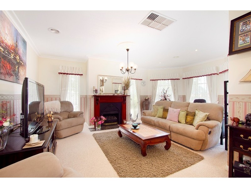 27 Park Square, Narre Warren South VIC 3805