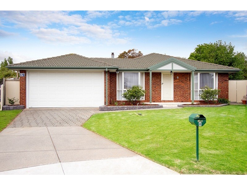 8 Plough Rise, Narre Warren South VIC 3805