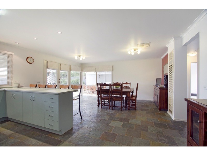 8 Plough Rise, Narre Warren South VIC 3805