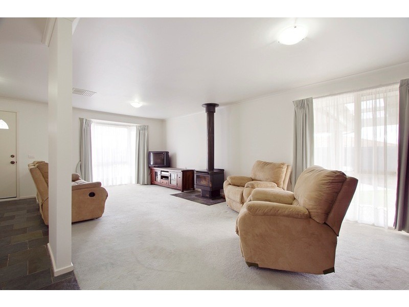 8 Plough Rise, Narre Warren South VIC 3805