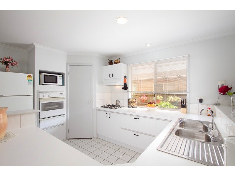 36 Lake View Drive, Narre Warren South VIC 3805