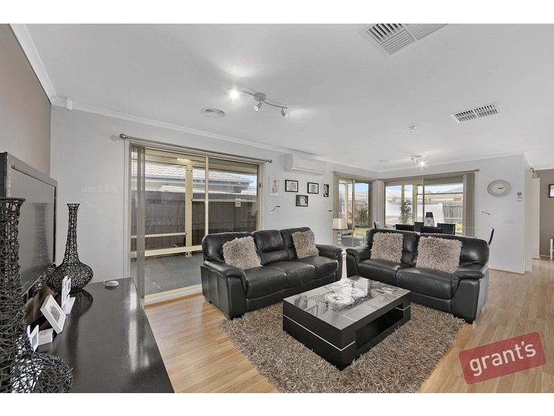 37 Lochard Terrace, Narre Warren South VIC 3805