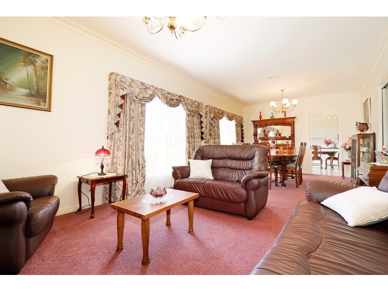 2 Moonbeam Close, Narre Warren South VIC 3805