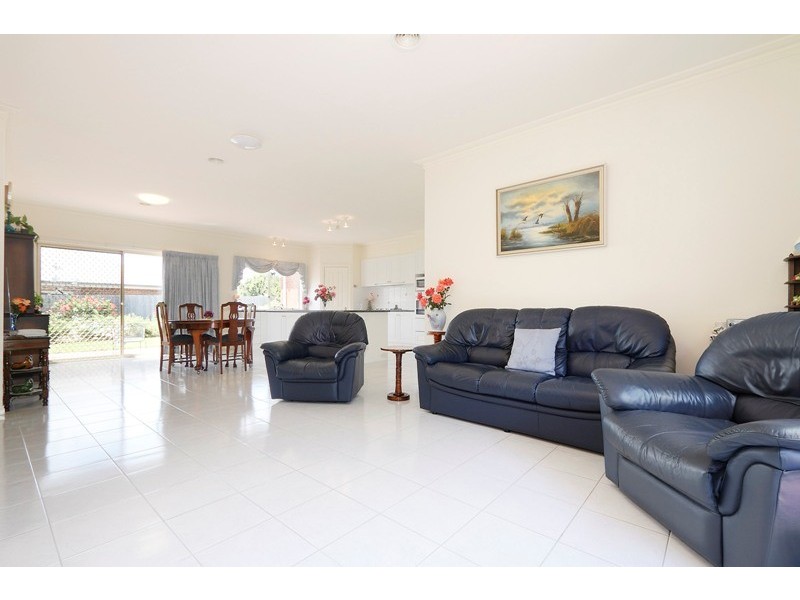 2 Moonbeam Close, Narre Warren South VIC 3805