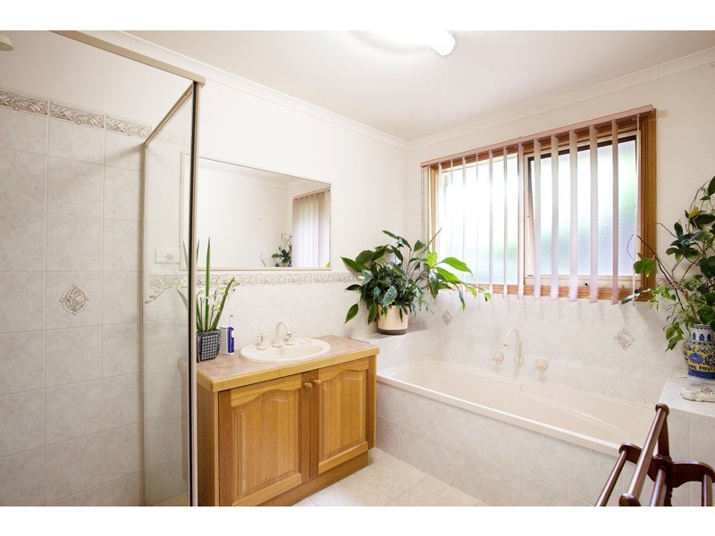 13 Oakleaf Place, Narre Warren South VIC 3805