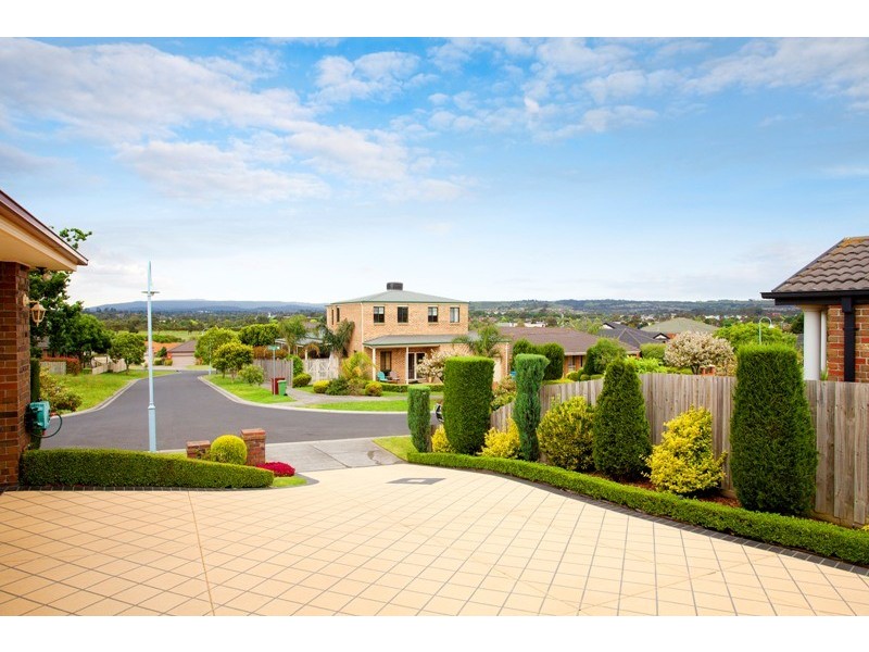 13 Oakleaf Place, Narre Warren South VIC 3805