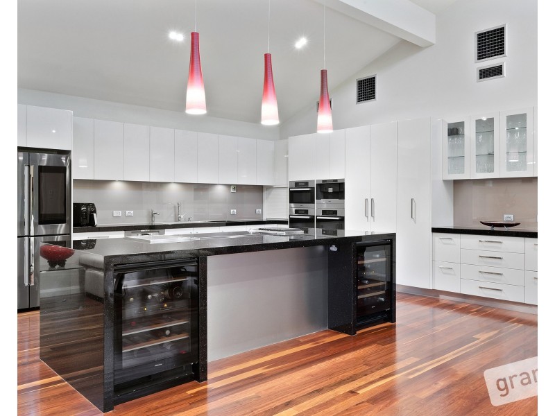 17-18 Carolyn Close, Narre Warren North VIC 3804