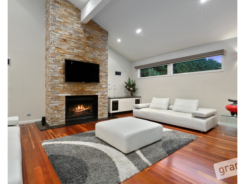 17-18 Carolyn Close, Narre Warren North VIC 3804