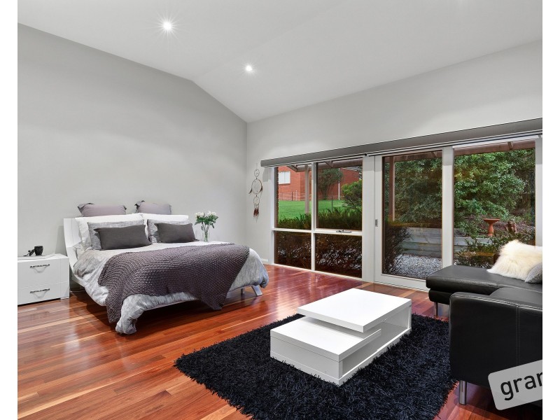 17-18 Carolyn Close, Narre Warren North VIC 3804