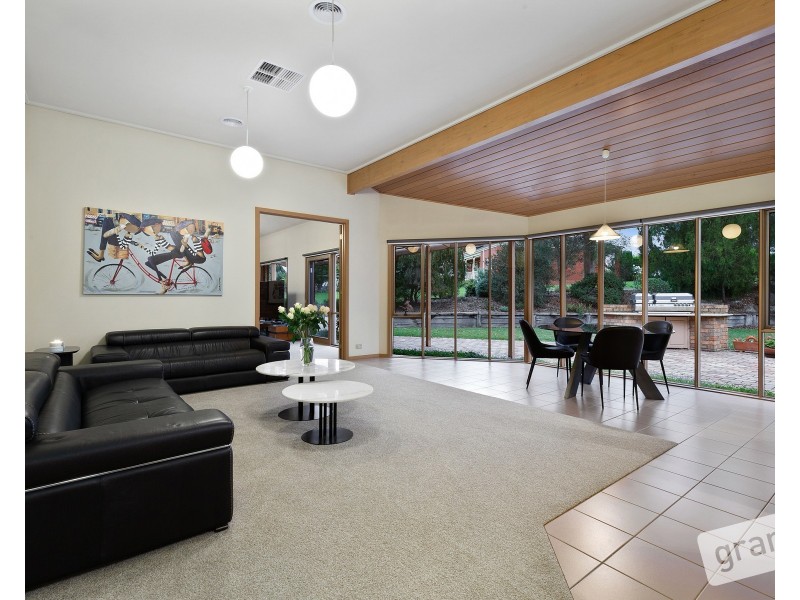 17-18 Carolyn Close, Narre Warren North VIC 3804