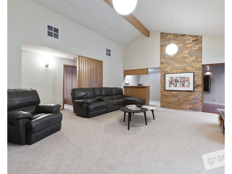 17-18 Carolyn Close, Narre Warren North VIC 3804