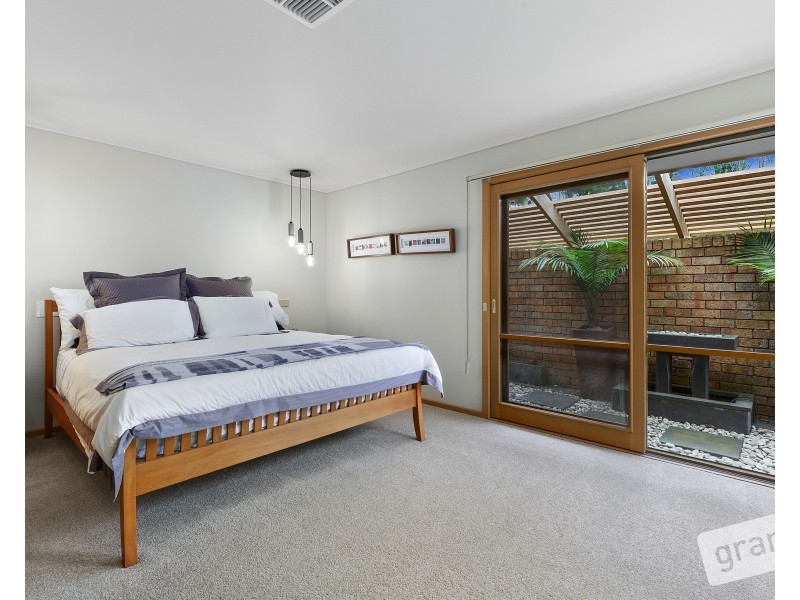 17-18 Carolyn Close, Narre Warren North VIC 3804