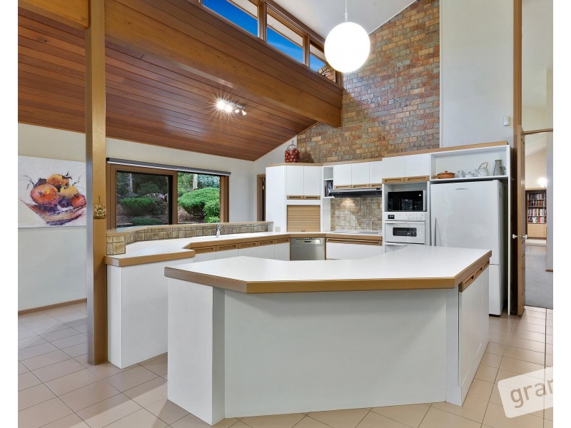 17-18 Carolyn Close, Narre Warren North VIC 3804