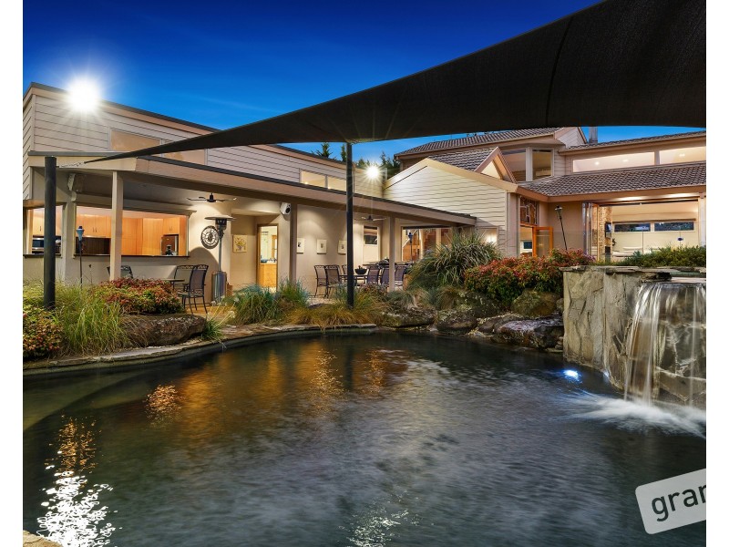 17-18 Carolyn Close, Narre Warren North VIC 3804