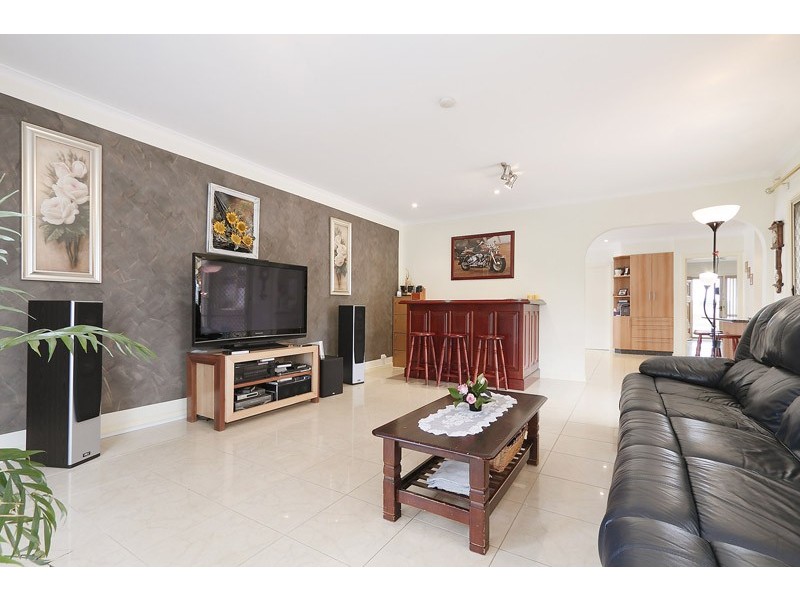 6 Freeman Court, Endeavour Hills VIC 3802