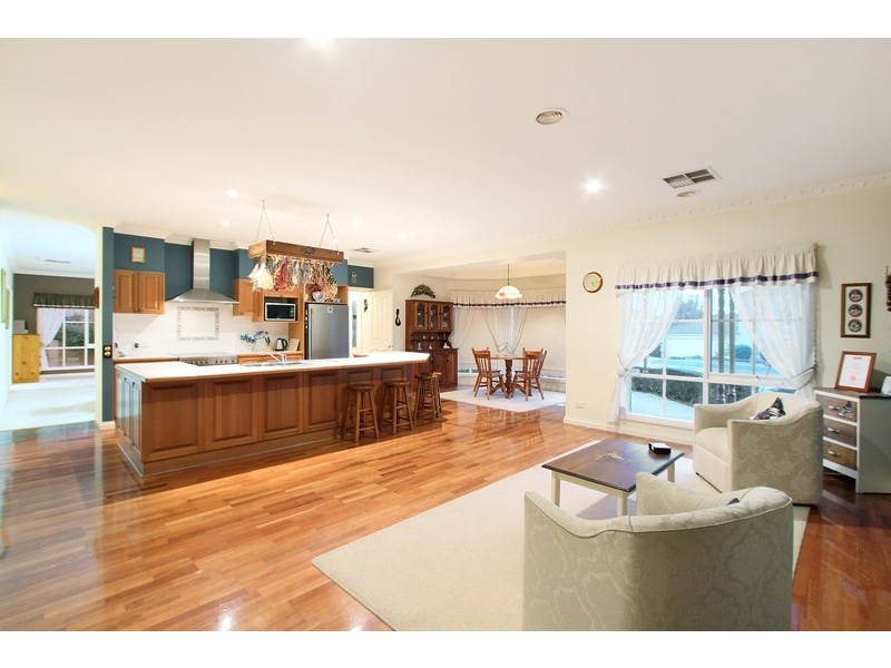 2 Davy Court, Narre Warren South VIC 3805