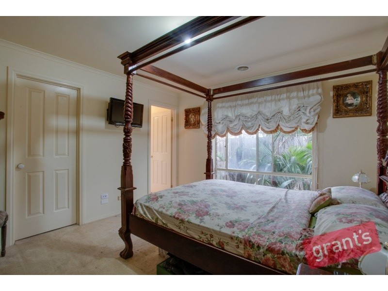 12 Ashmore Avenue, Narre Warren South VIC 3805