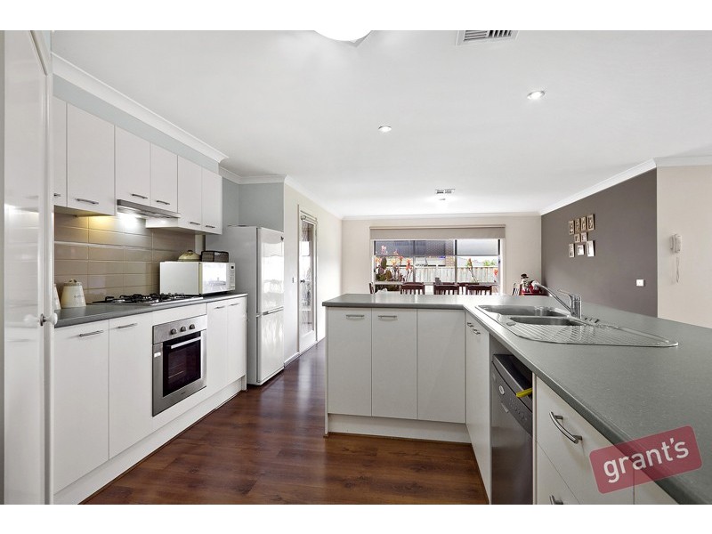 14 Roselea Place, Narre Warren North VIC 3804