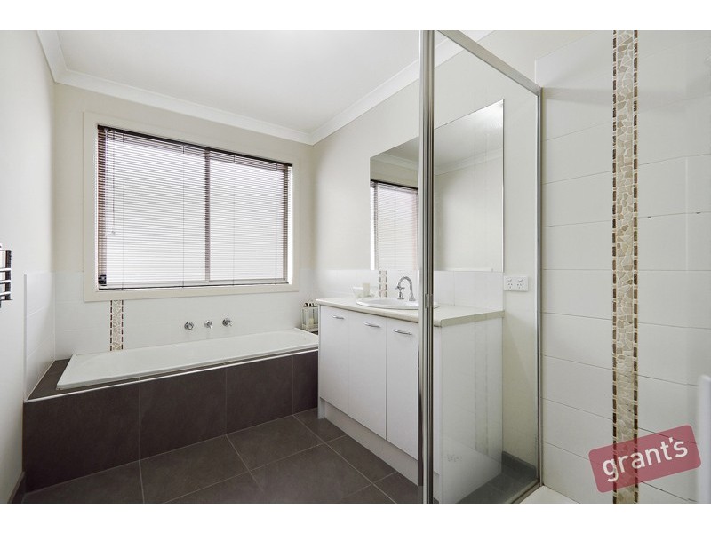 14 Roselea Place, Narre Warren North VIC 3804